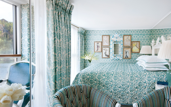 UNIWORLD Boutique River Cruises S.S. Antoinette Suite 2.jpg